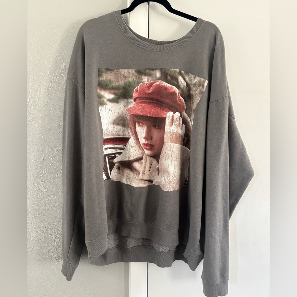 Taylor Swift Red Taylor’s Version album cover grey crewneck sweatshirt size 3x